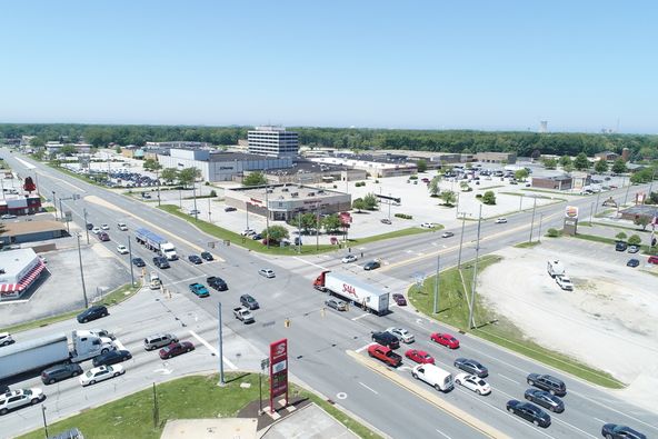 Marquette Shopping Center & Office Plaza: 450 Saint John Rd, Michigan City, IN 46360